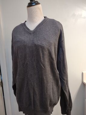 Structure Men’s Gray V-Neck Sweater